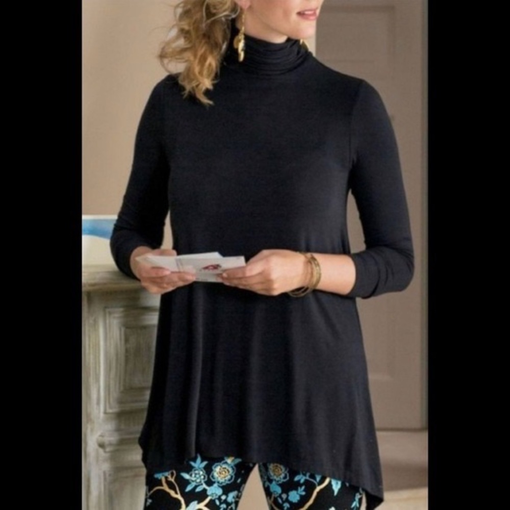 Soft Surroundings Black Long-Sleeve Turtleneck Tunic